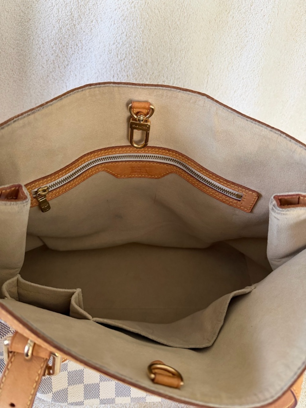 Louis Vuitton Damier Azur Hampstead MM Canvas Tote with Tan Leather Trim - Picture 6 of 12